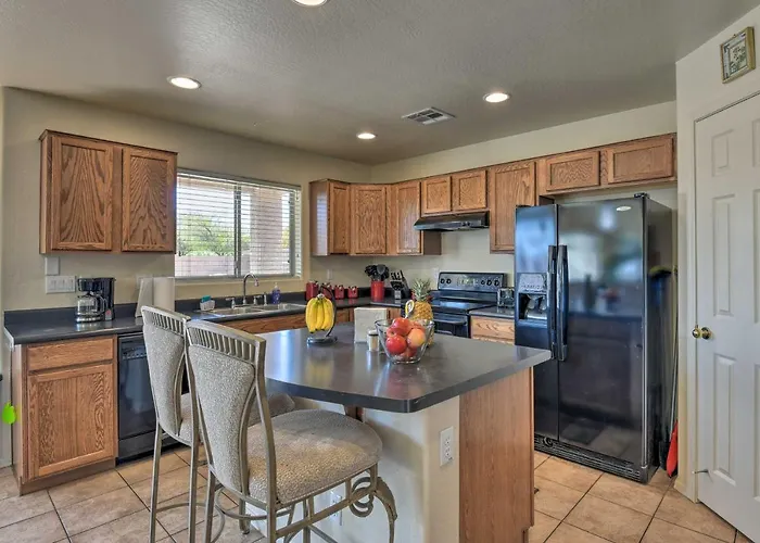 Relaxing San Tan Valley Retreat W/ Pool & Hot Tub! Magma