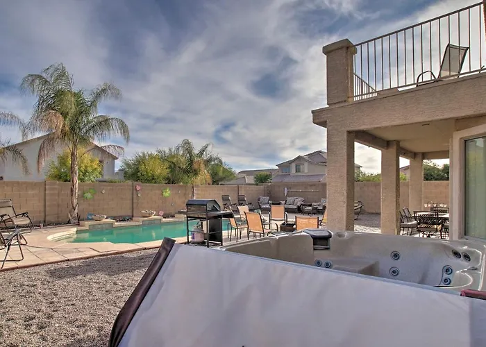 Relaxing San Tan Valley Retreat W/ Pool & Hot Tub! Casa vacanze Magma