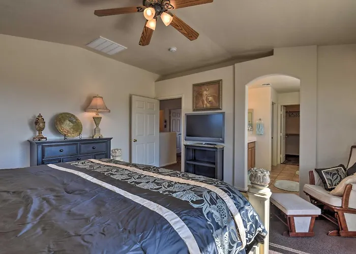 Relaxing San Tan Valley Retreat W/ Pool & Hot Tub!
