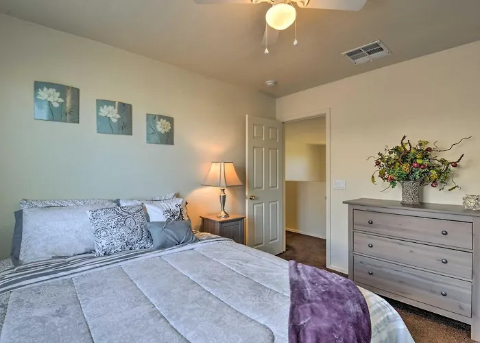 Relaxing San Tan Valley Retreat W/ Pool & Hot Tub! Casa vacanze
