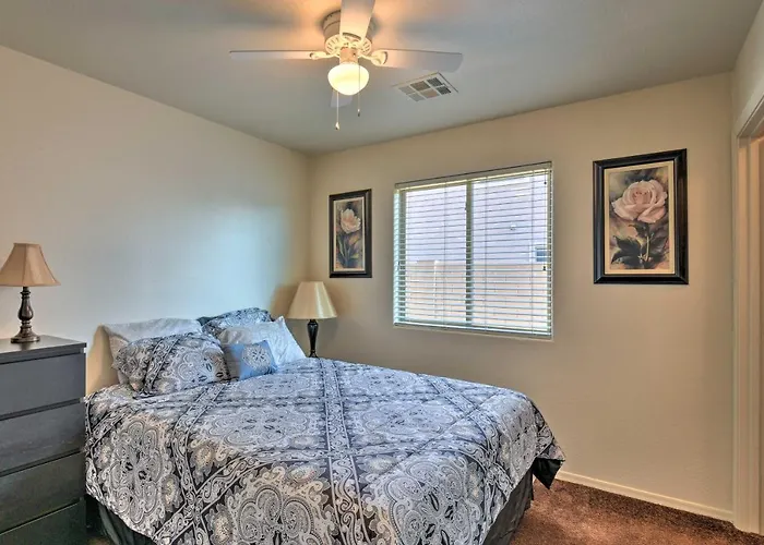 Relaxing San Tan Valley Retreat W/ Pool & Hot Tub! Casa vacanze Magma